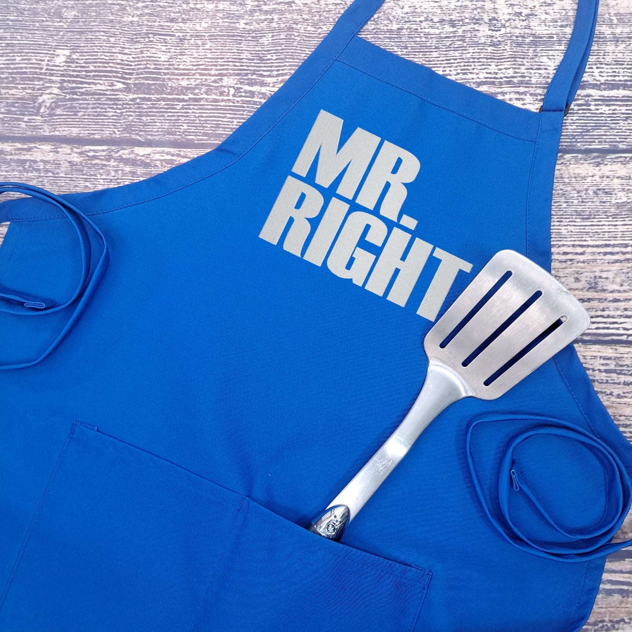 {{product_title}} – {{color}} embroidered kitchen apron