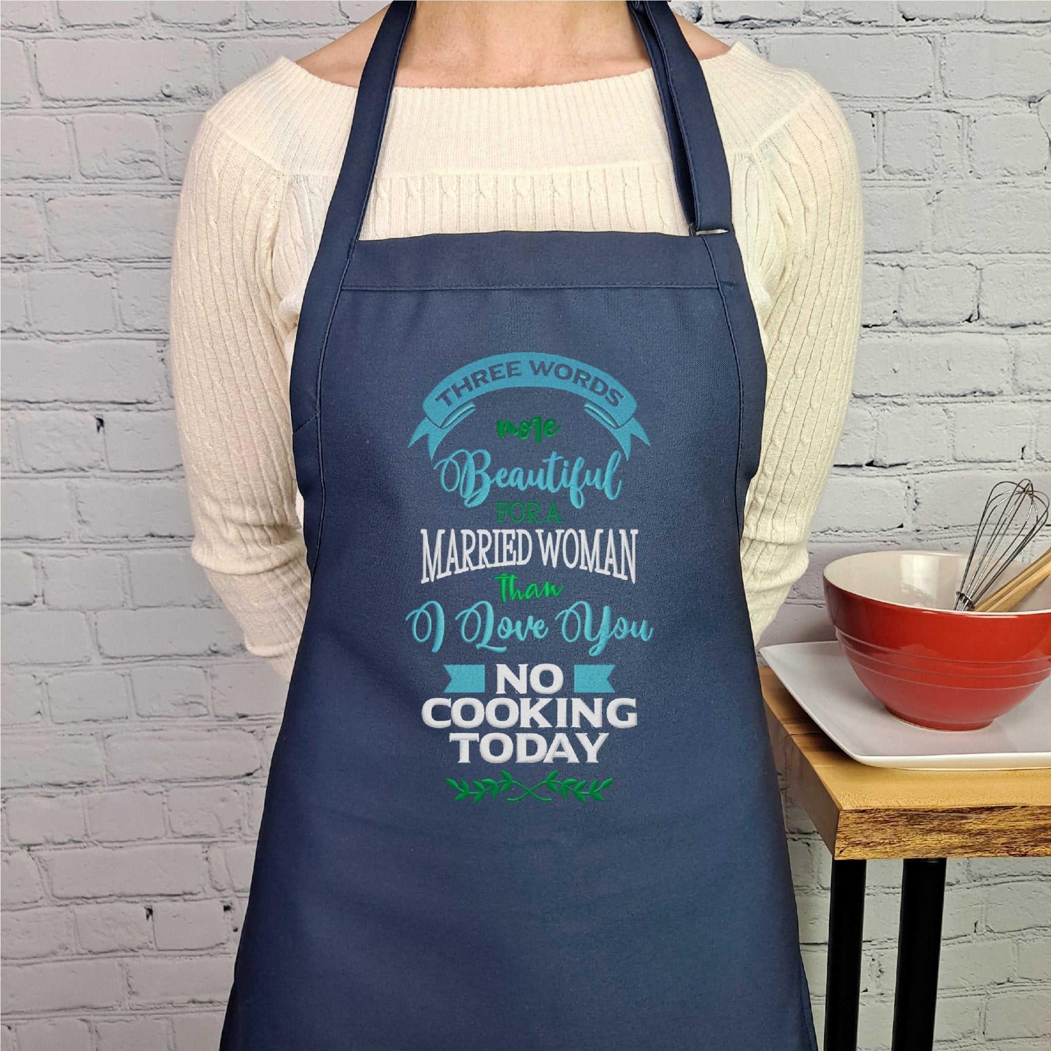 {{product_title}} – {{color}} embroidered kitchen apron