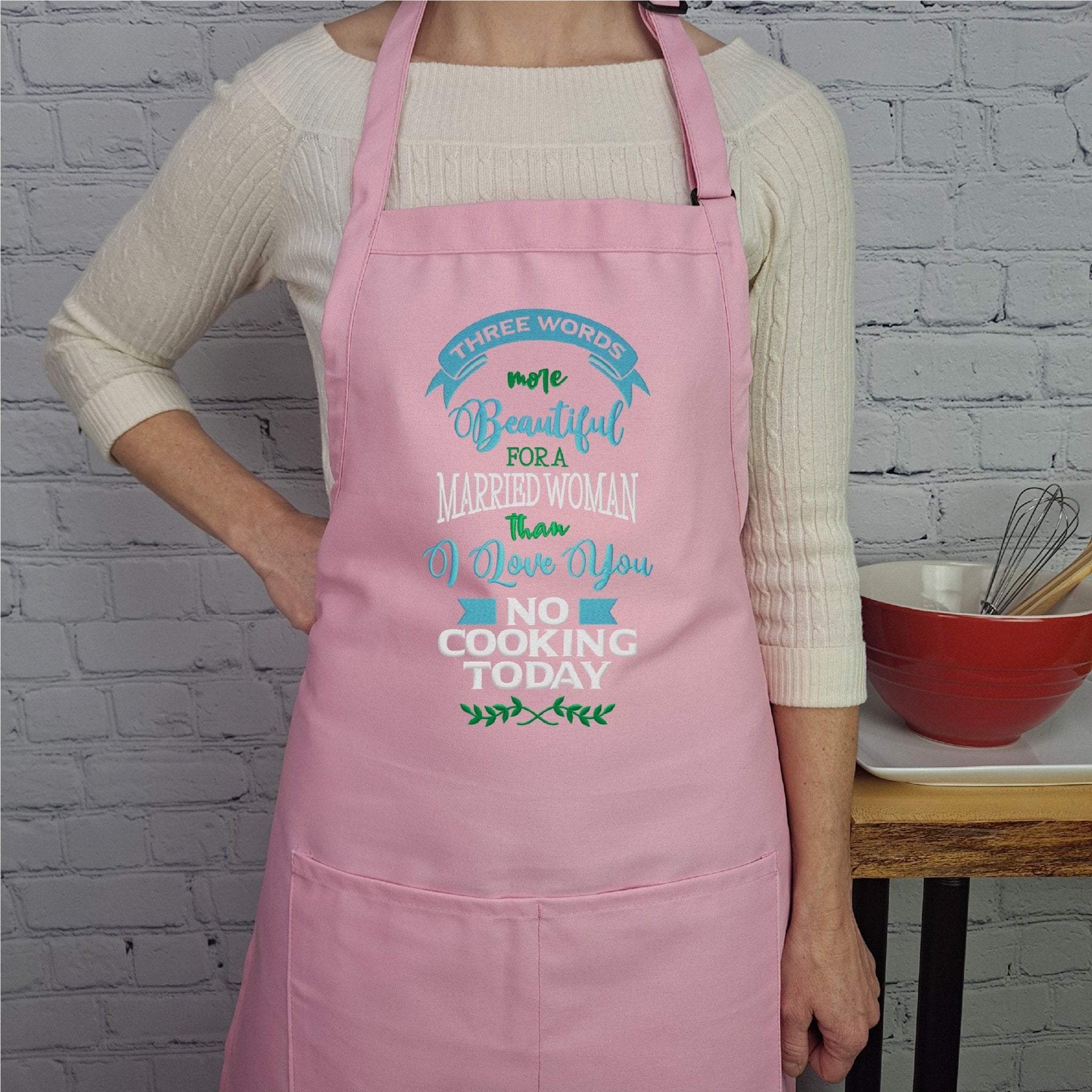 {{product_title}} – {{color}} embroidered kitchen apron