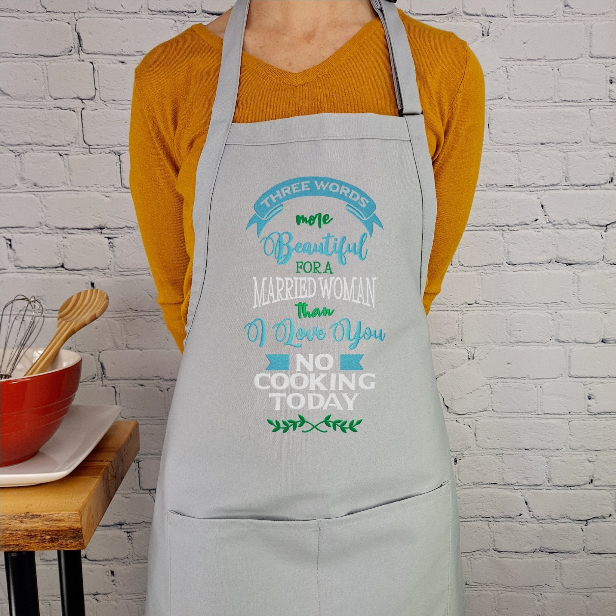 {{product_title}} – {{color}} embroidered kitchen apron