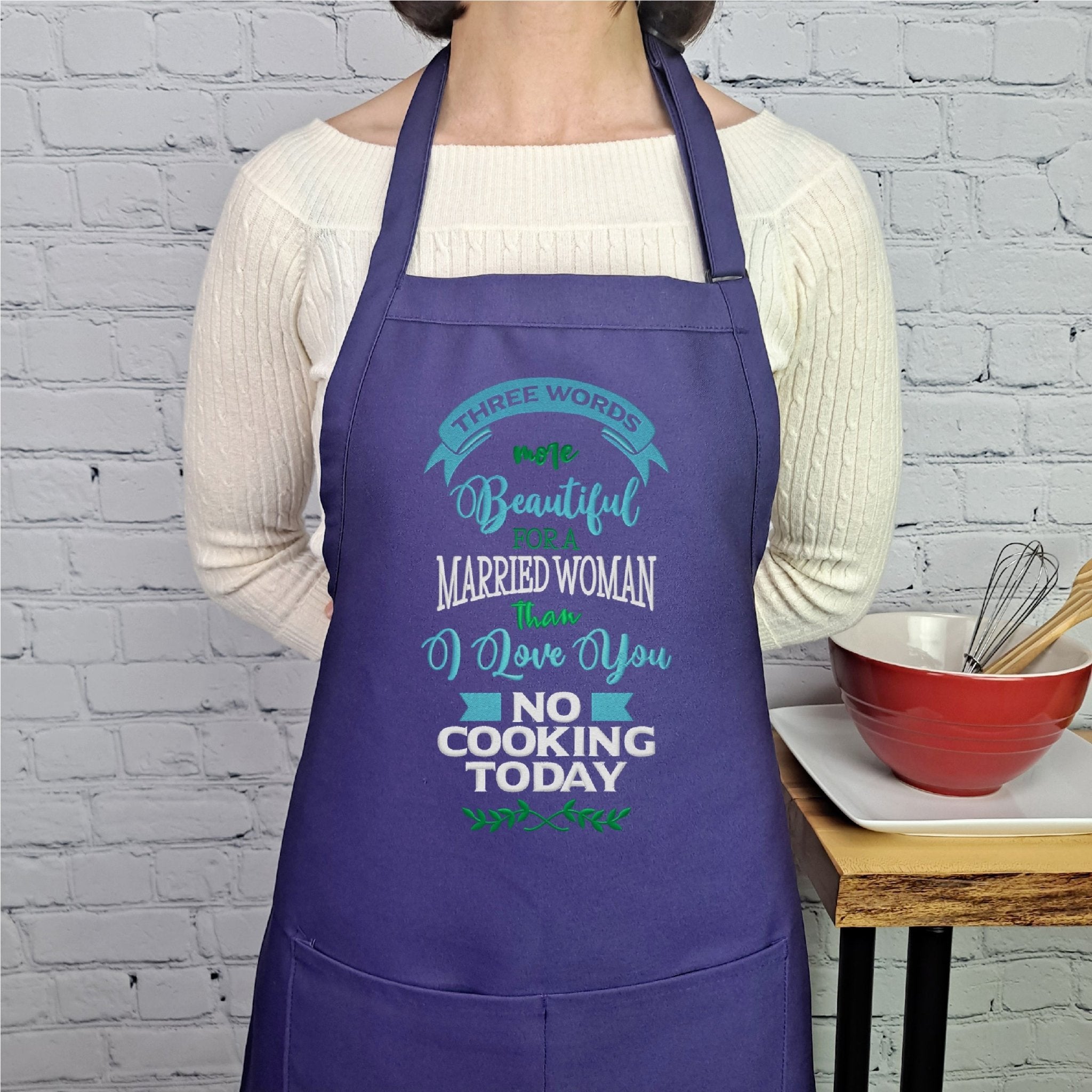 {{product_title}} – {{color}} embroidered kitchen apron