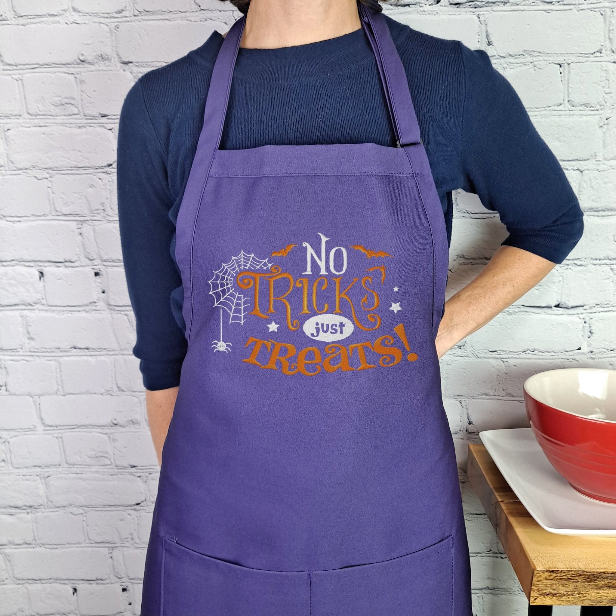 {{product_title}} – {{color}} embroidered kitchen apron