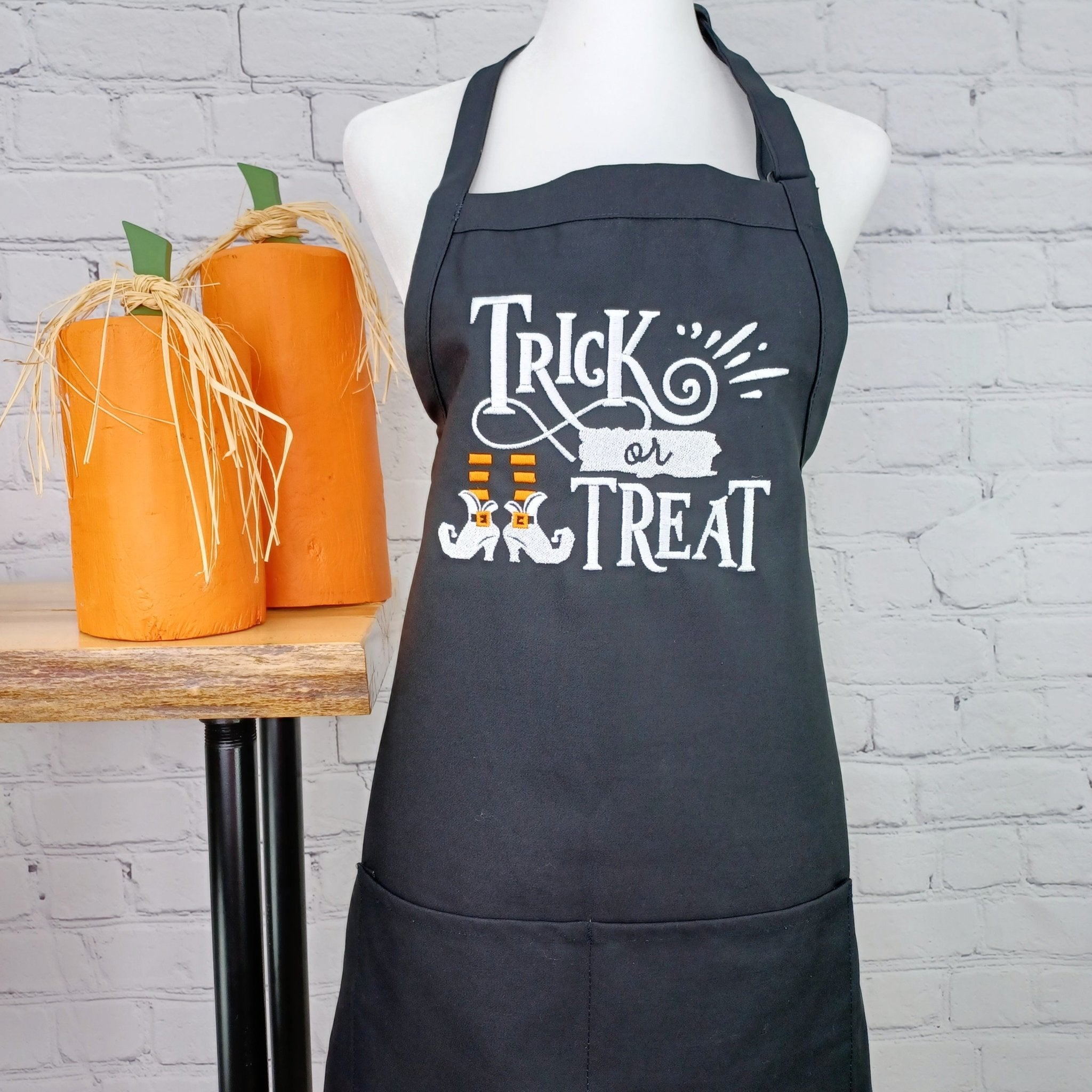 {{product_title}} – {{color}} embroidered kitchen apron
