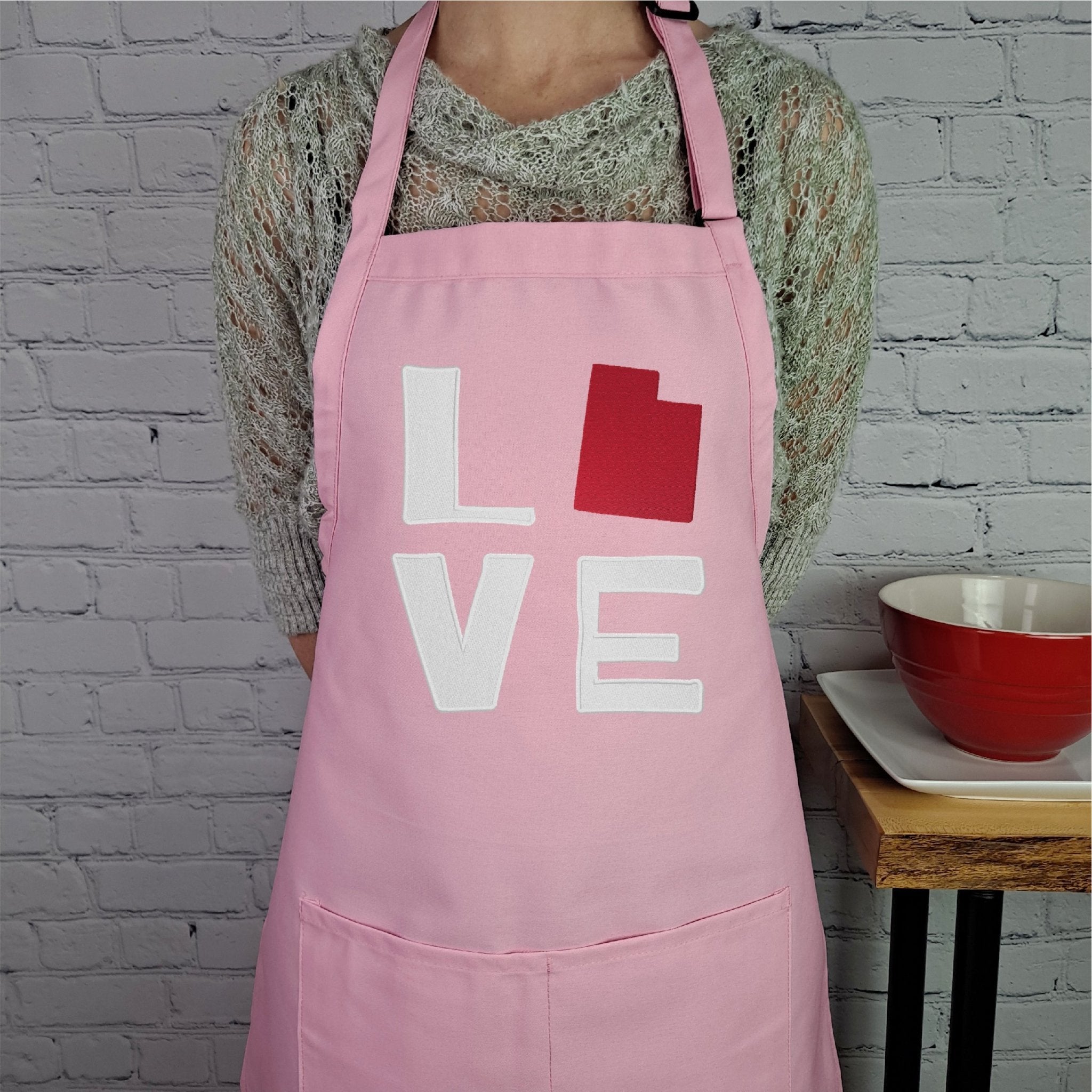 {{product_title}} – {{color}} embroidered kitchen apron