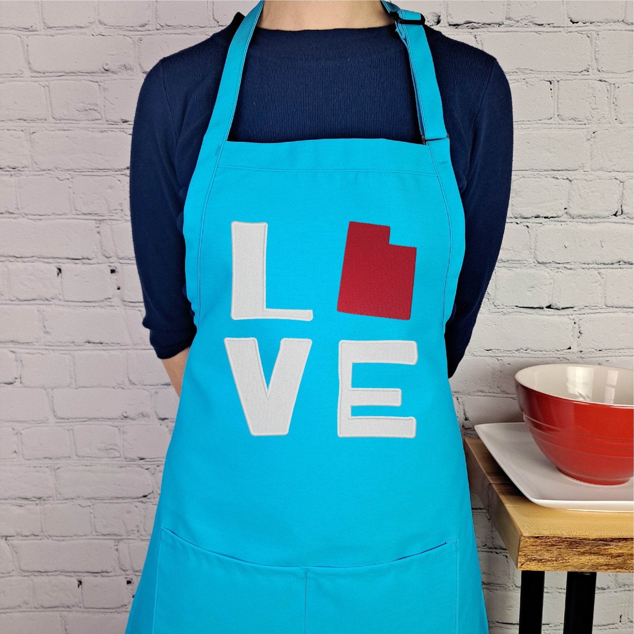 {{product_title}} – {{color}} embroidered kitchen apron